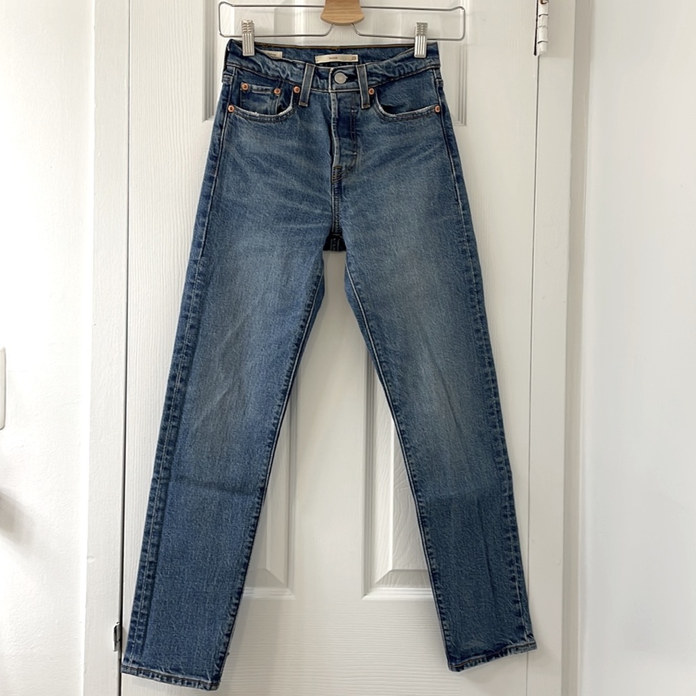 Levi’s Wedgie Icon Jeans Sz 23